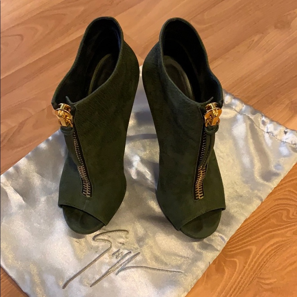Giuseppe Olive green bootie SZ 38.5